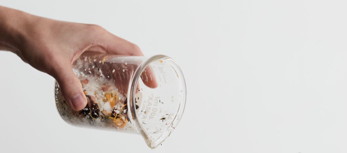 Discover the benefits of bath salts - anatomē