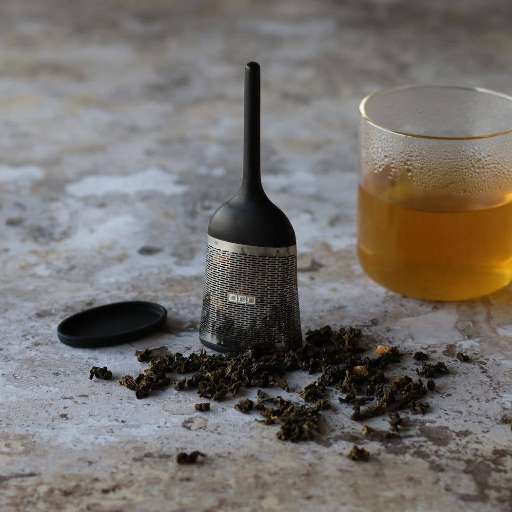 Stainless steel tea infuser with silicone holder - anatomē