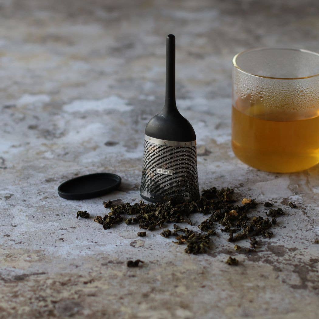 Stainless steel tea infuser with silicone holder - anatomē